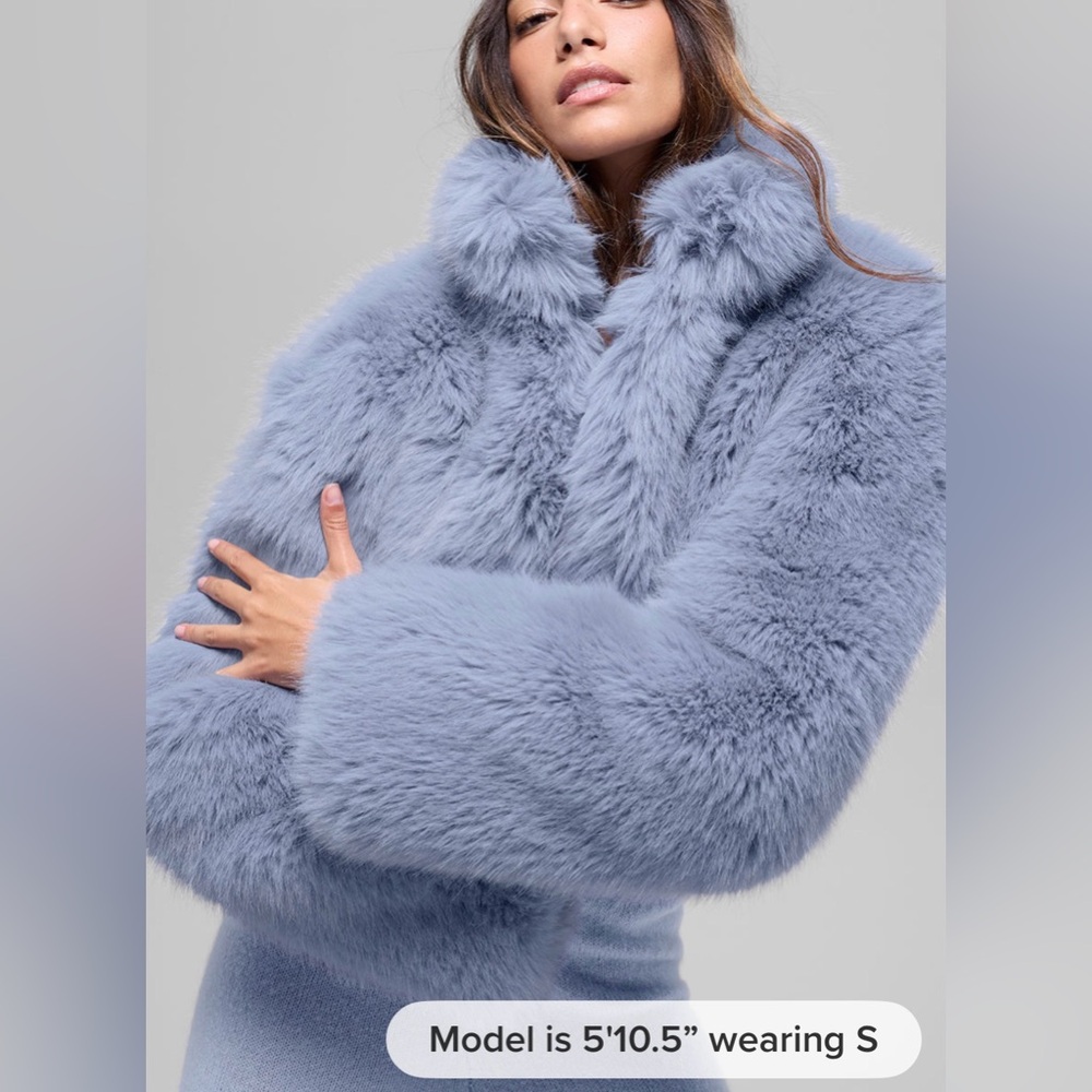 New NWT ALO Yoga Opulent Luxurious Winter Frost Faux Fur Crop Jacket Coat Small